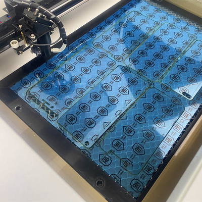 Cobertura total del cortador del protector de pantalla móvil del diseño de la etiqueta engomada de la contraportada del teléfono nano antiarañazos