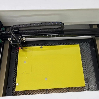 cortadora del laser del protector de la pantalla de 30w 50w para la tienda de los teléfonos y de los accesorios del teléfono