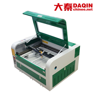 Máquina cortada con tintas de encargo de cristal moderada de la etiqueta engomada 30W, máquina de 30kg Daqin