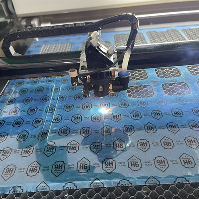 Máquina móvil de corte de vidrio templado de Daqin CO2 80W