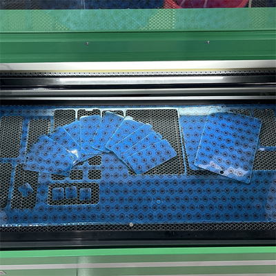 Daqin 1300W Protector de pantalla de vidrio templado para teléfonos móviles Máquina de corte por láser Fabricante