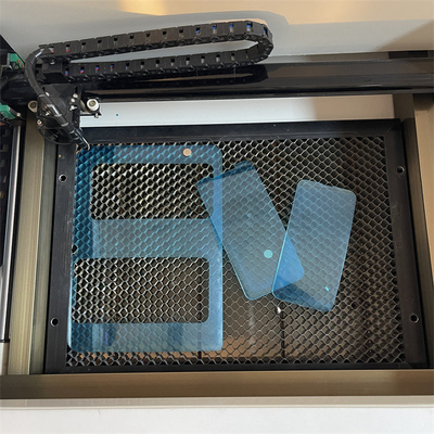 Máquina de corte por láser de pantalla de vidrio templado 3D para teléfonos móviles con actualizaciones constantes