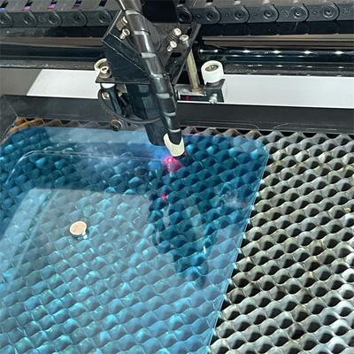 Máquina de corte por láser con protector de pantalla de vidrio templado Daqin con velocidad de corte de 0-50 mm/s