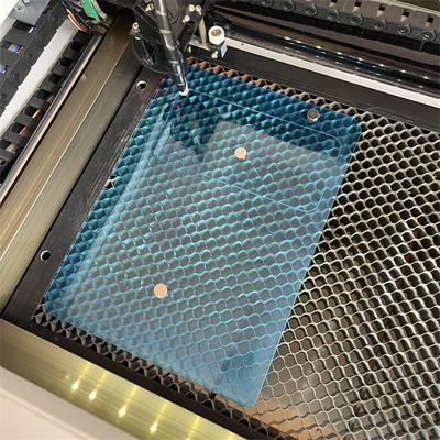 Máquina de corte por láser de protector de pantalla de vidrio templado para distribuidor de accesorios telefónicos Solución C188
