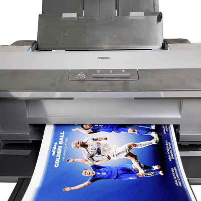 Pequeña piel texturizada del ordenador portátil del vinilo que hace la máquina para el corte de la etiqueta engomada de PlayStation