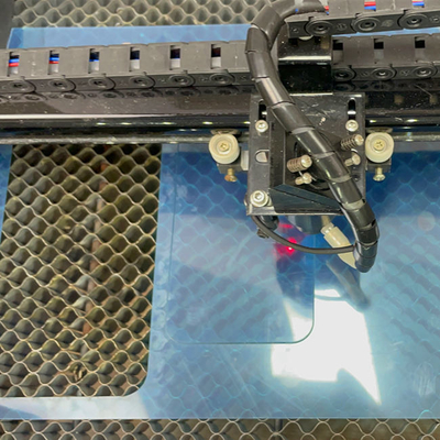 Protector móvil moderado móvil del cortador de dado de la etiqueta engomada de la cortadora del laser del protector de la pantalla 9h 3d Daqin